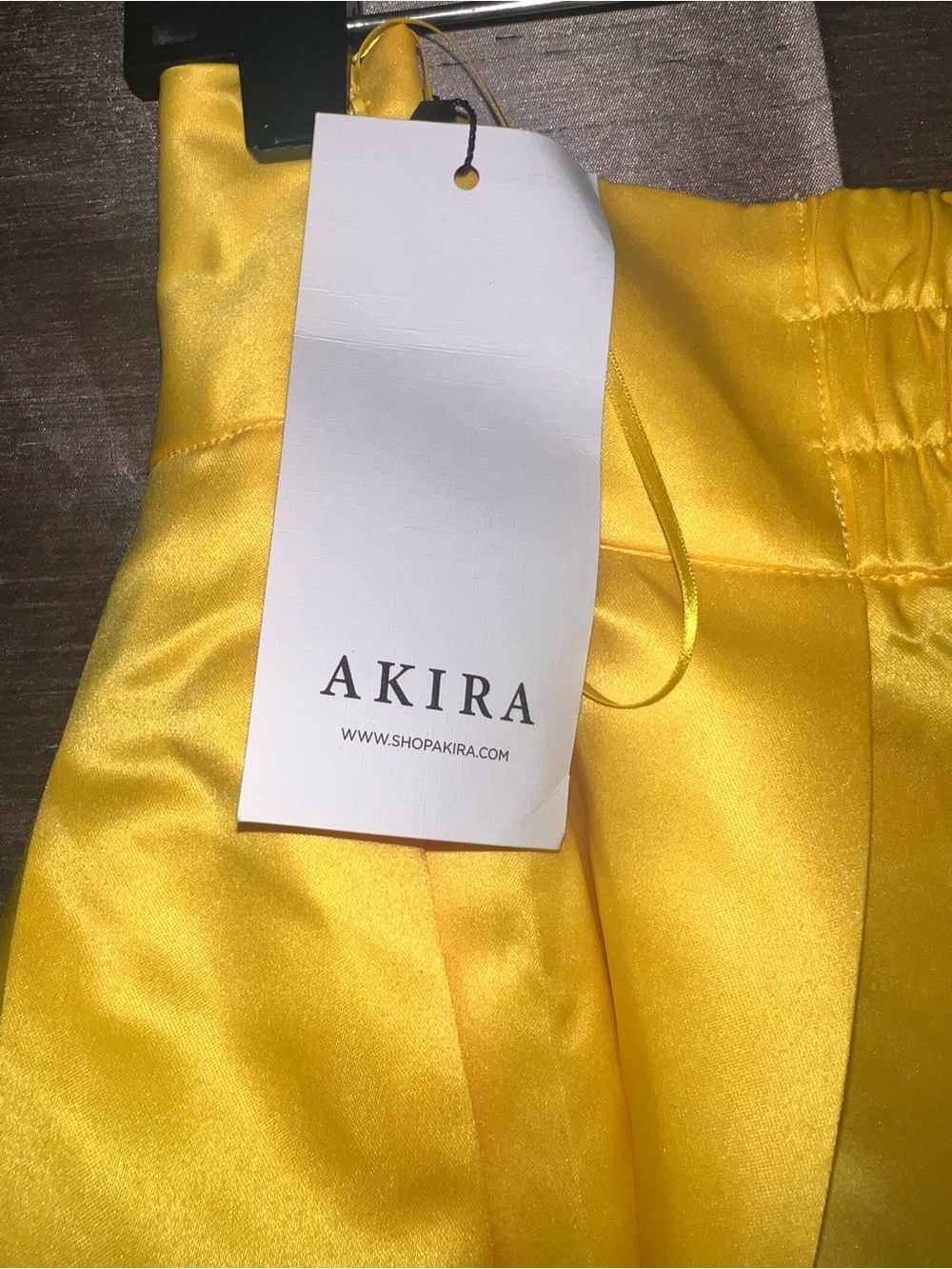 NWT AKIRA Blooming Yellow Satin Wide Leg Pleated Trouser Pants Plus Size 1 - Picture 4 of 10